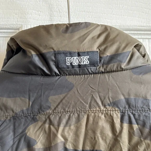 Victoria's Secret Pink Camouflage Puffer Jacket medium - Picture 3 of 4